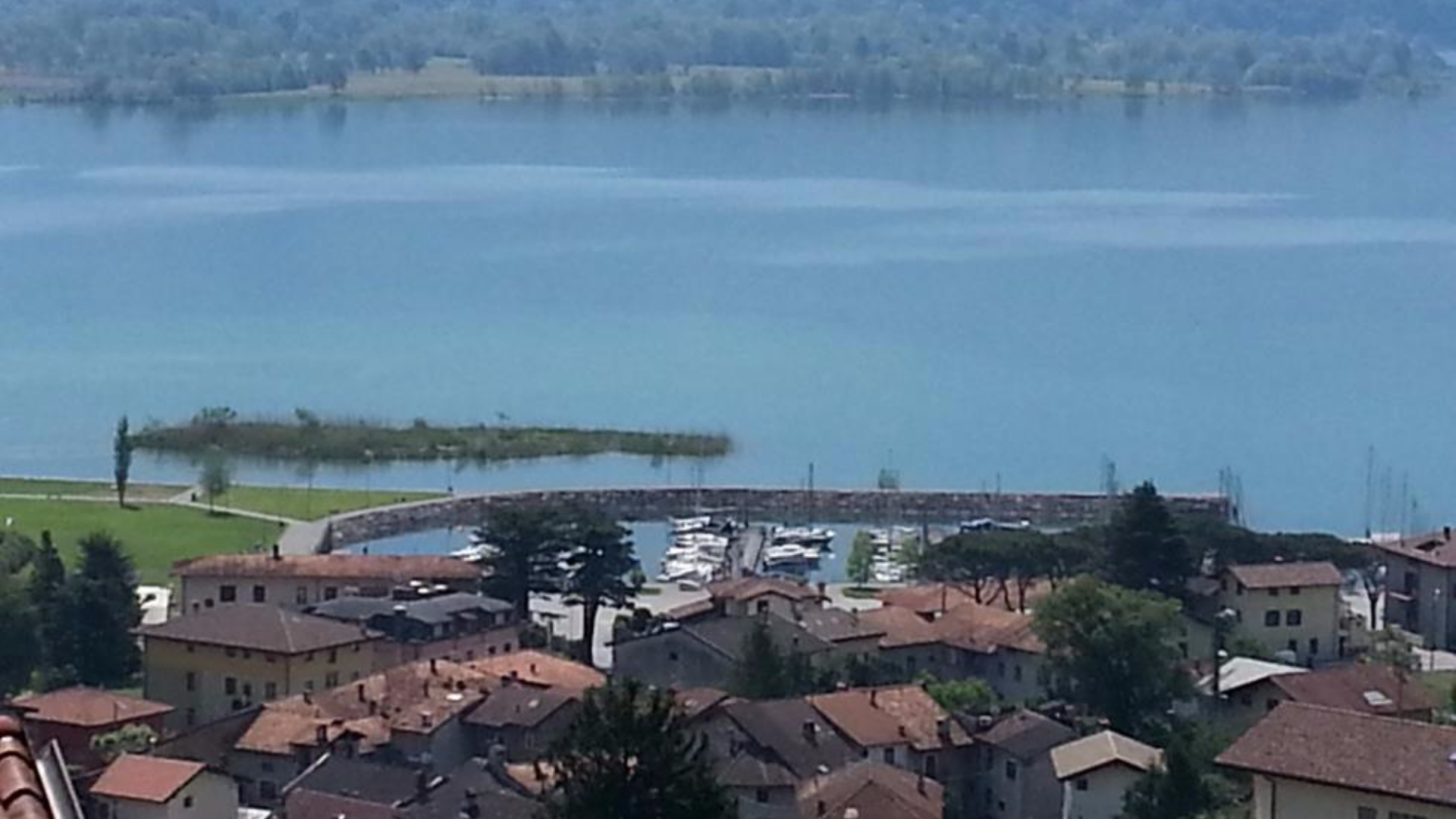 In comune di Montemezzo a 500 mt dal lago: Immagine Header
